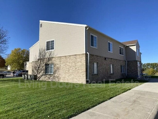 Building Photo - 603 S Washington St