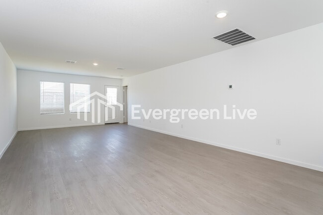 Building Photo - 10504 Desert Hawk Cir