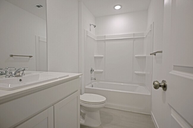 Building Photo - 1502 Tiptop Mdw