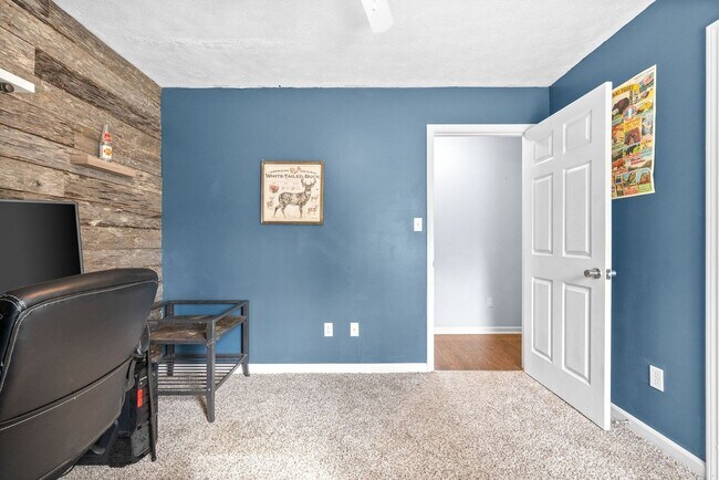 Building Photo - Move-In Ready - Pet Friendly!
