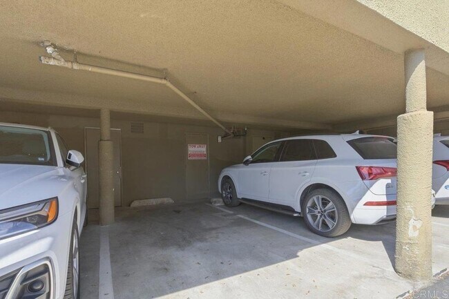 Building Photo - 2266 Grand Ave