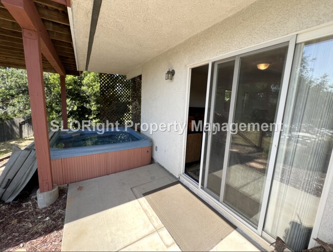 Building Photo - AVAILABLE AUGUST - Gorgeous 3 Bedroom Paso Robles Home