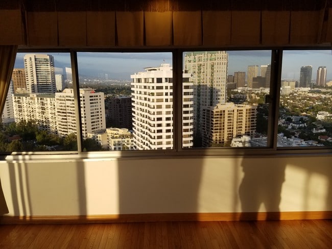 Building Photo - 10701 Wilshire Blvd