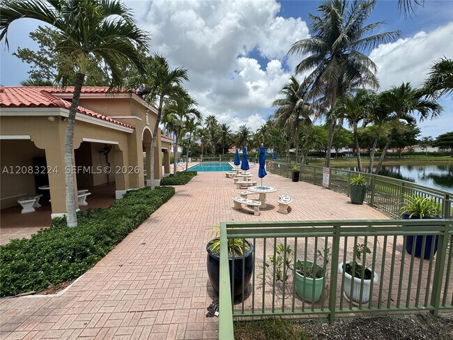Building Photo - 6720 NW 114th Ave