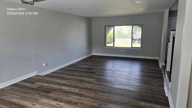 Building Photo - 13678 San Juan Ct