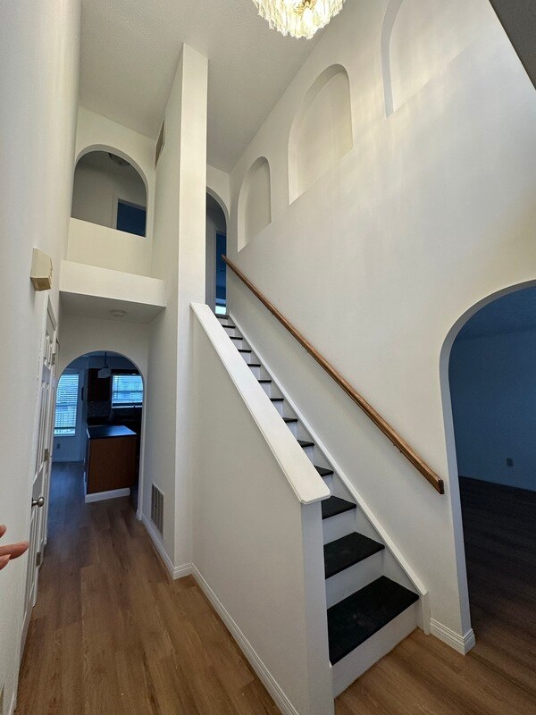 Building Photo - 1767 Damos Way