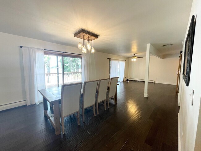 Building Photo - 3010 Fairview Rd SW