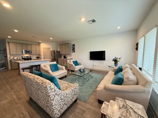 Building Photo - 6927 Morales Way