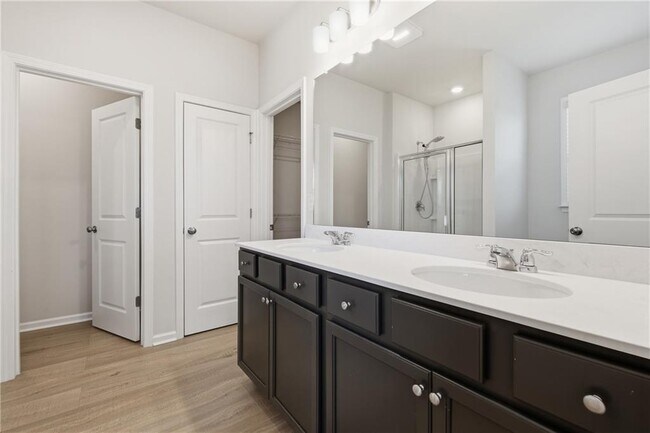 Building Photo - 8820 Shipton Cir