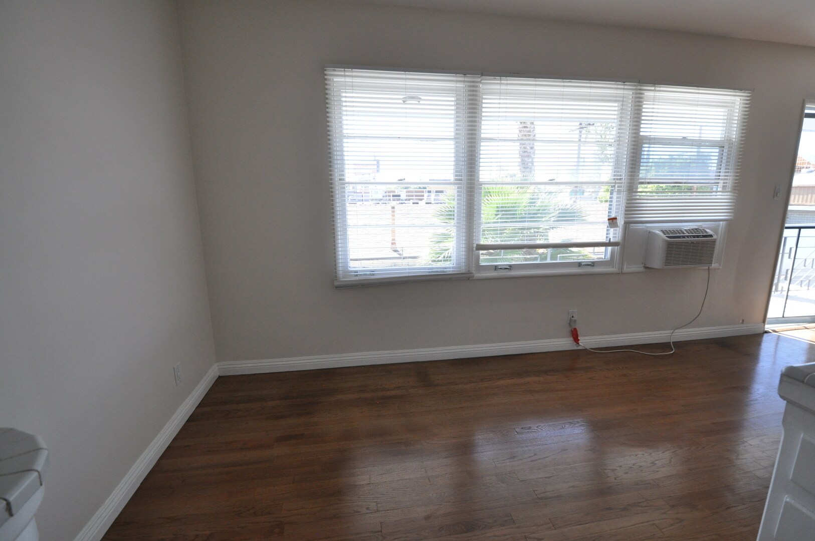 Building Photo - 10924 Camarillo St