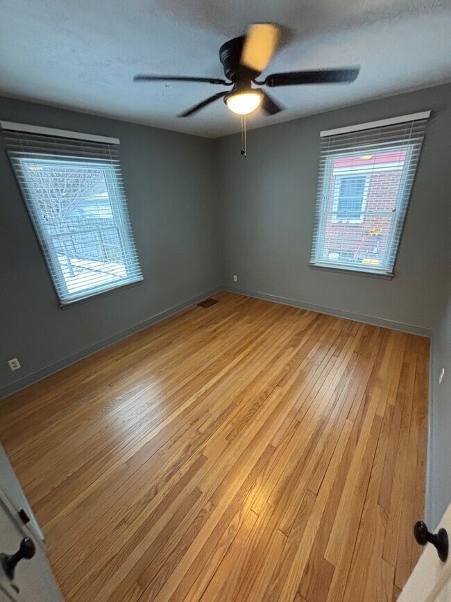 Building Photo - 709 Mulford Dr SE