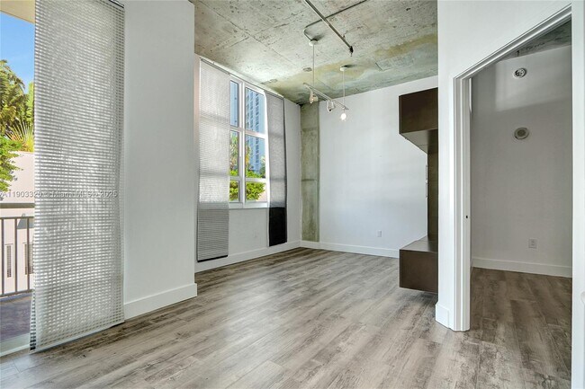 Building Photo - 2001 Biscayne Blvd