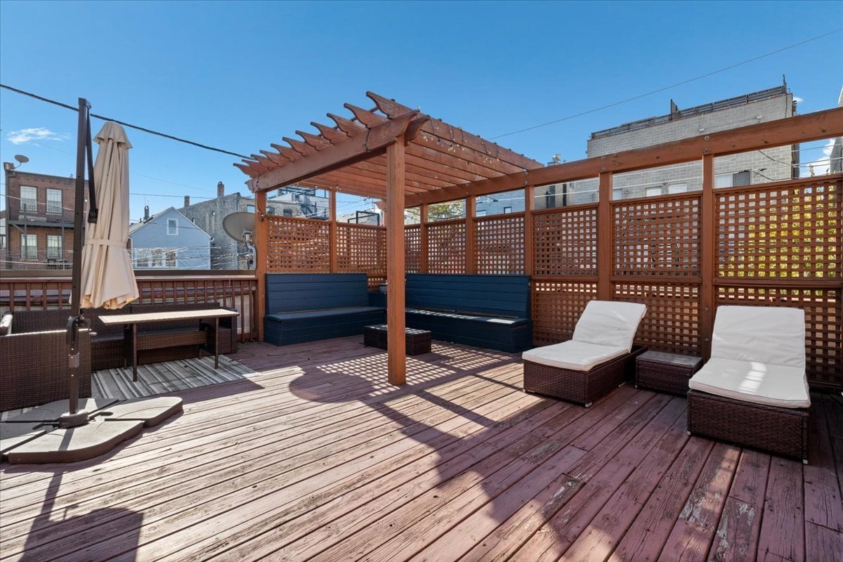 Building Photo - 1018 N Hermitage Ave