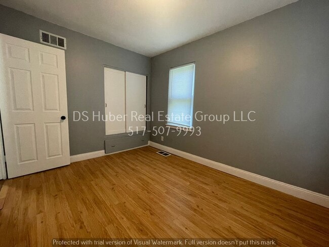 Building Photo - 1621 Roselawn Ave