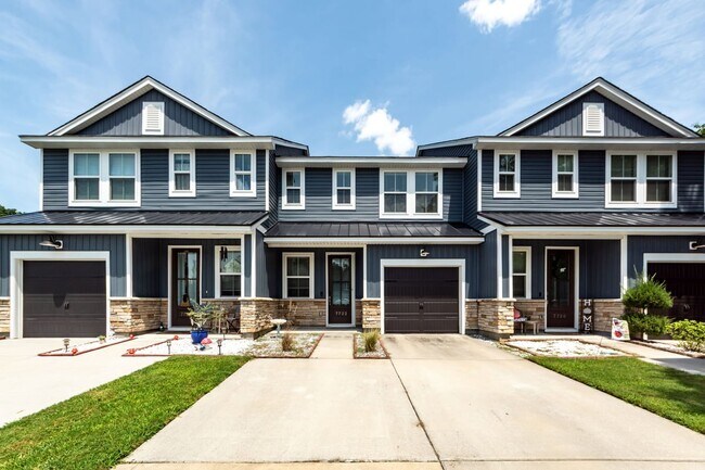Building Photo - 7722 Park Gate Dr