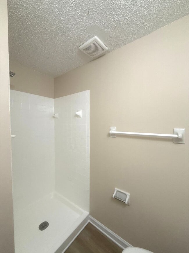 Building Photo - Renovated condo in Colville Ii!