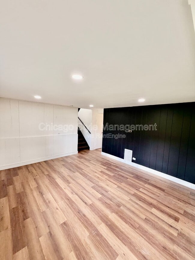 Building Photo - 158 Chestnut St