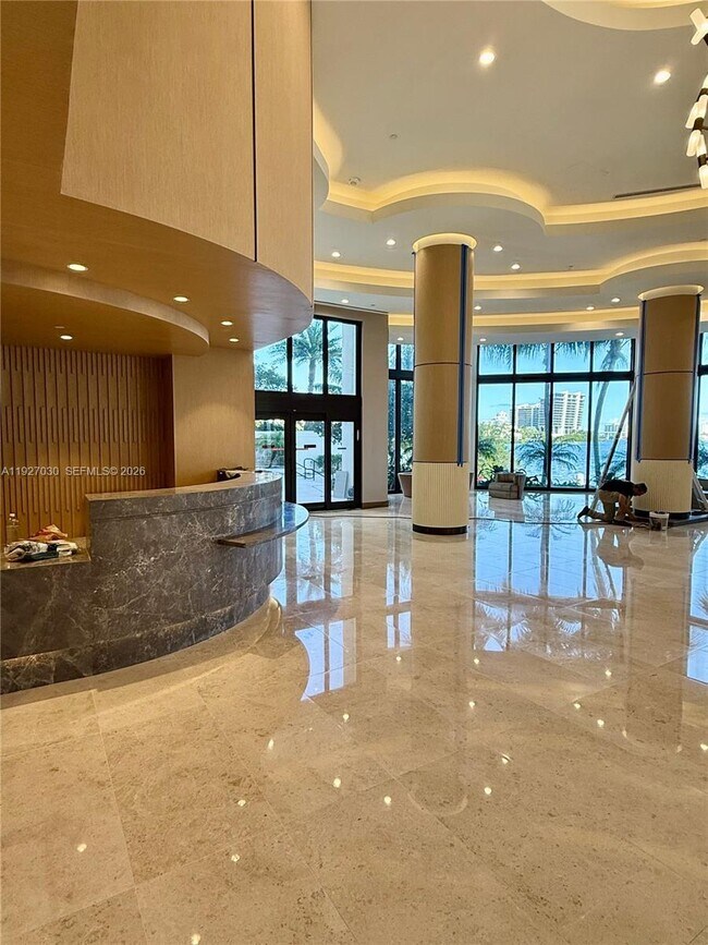 Building Photo - 2800 Island Blvd