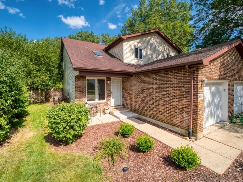 Building Photo - 1514 Peachtree Ln