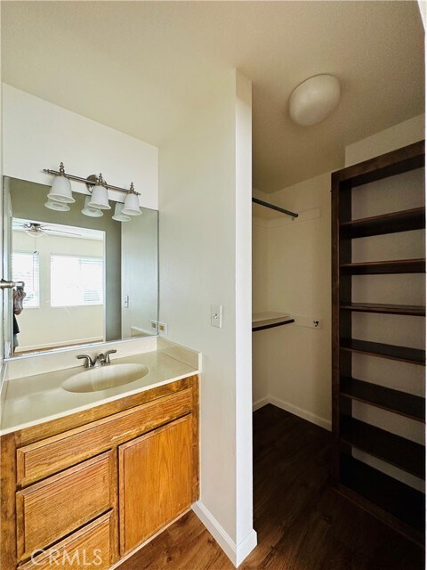 Building Photo - 28 20th Ct