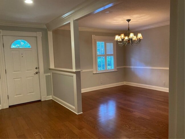 Building Photo - 301 Rivera Dr