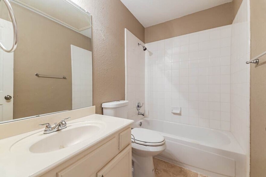 Building Photo - 7714 Straits Dr