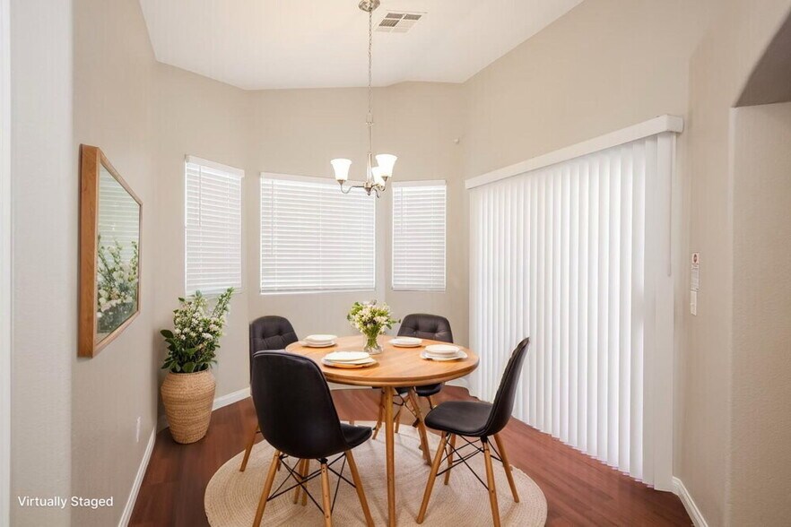 Building Photo - 615 Stonehurst Dr