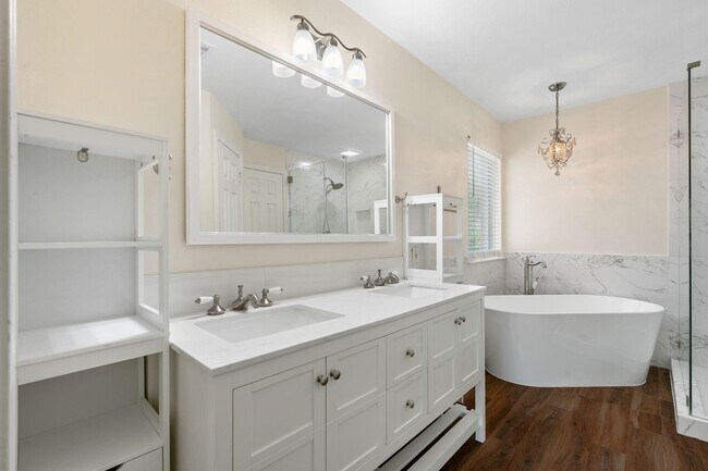 Building Photo - 27 N Queenscliff Cir