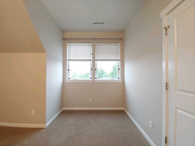 Building Photo - 1826 N Meyers Rd