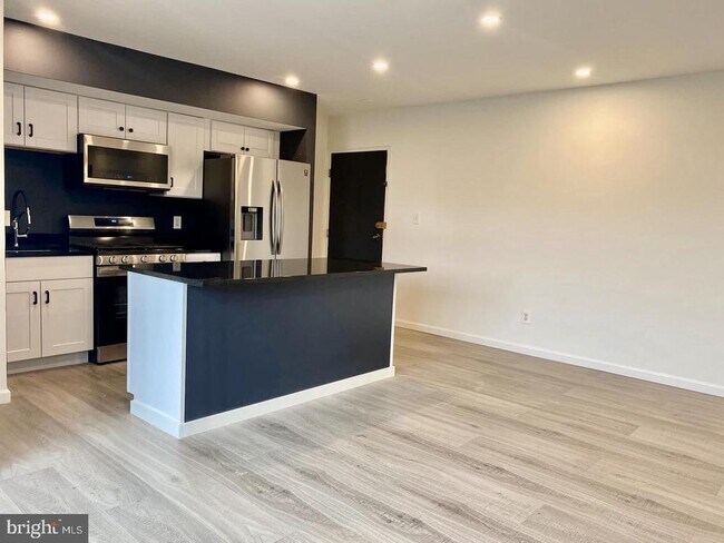 Building Photo - 3408 25th St S