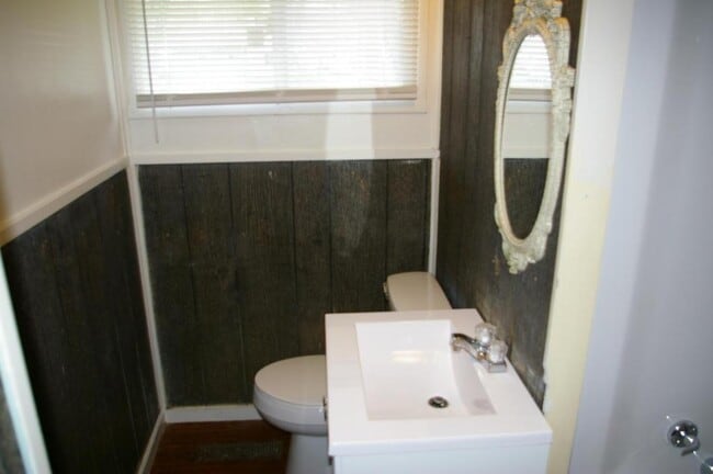 Building Photo - 2849 Eagledale Dr