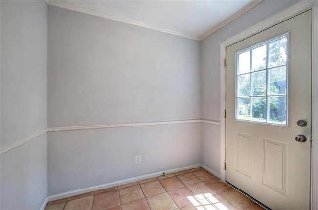 Building Photo - 447 Floyd St SE