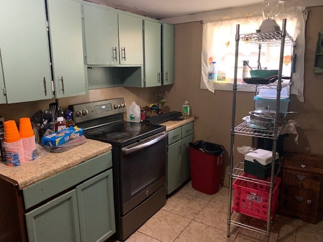 kitchen - 1119 W 5th St