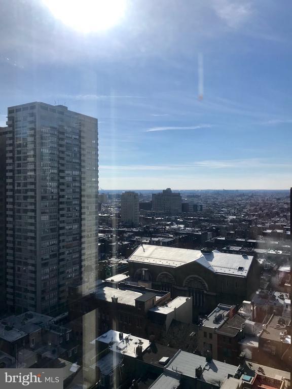 Building Photo - 2020 Walnut St