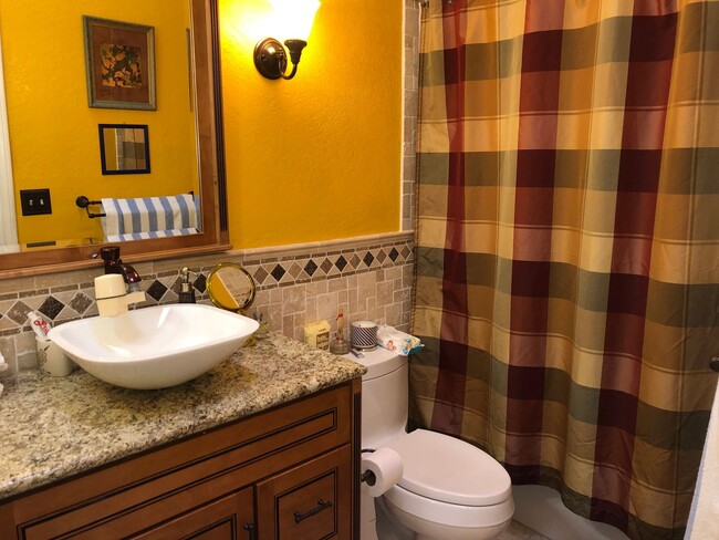 Building Photo - Gorgeous Furnished Oasis in Las Vegas Avai...