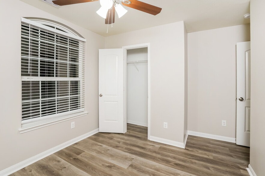 Building Photo - 5155 Cottage Creek Ln