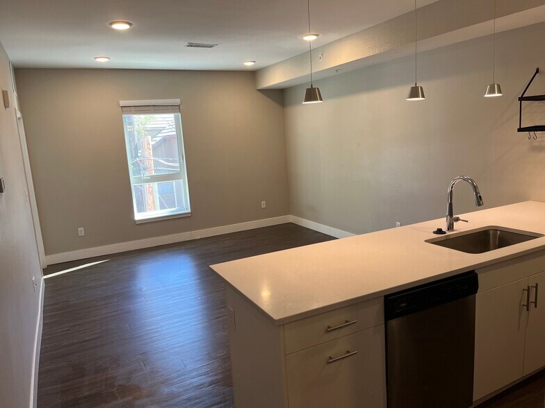 Living room/Kitchen - 2374 S University Blvd