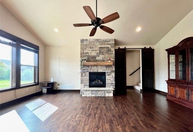 Building Photo - Charming 4-Bedroom Home with Spacious Lawn in Bozeman, MT!