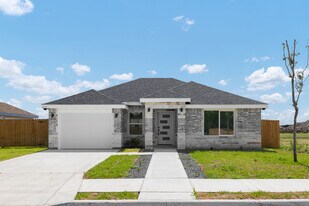 Building Photo - 105 E Moore Rd