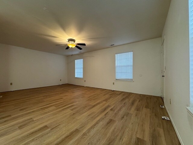 Building Photo - 727 W Beck Dr