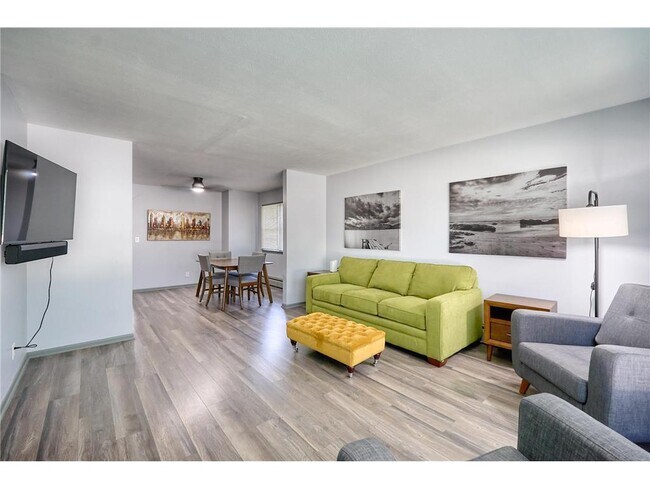 Building Photo - 1284 Snelling Ave N