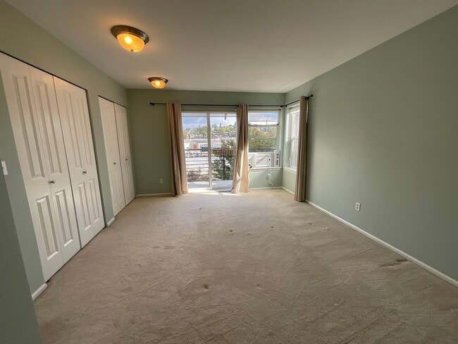 Building Photo - MAGNOLIA 3 BED, 1.5 BATH TOWNHOME FOR RENT AVAILABLE NOW!