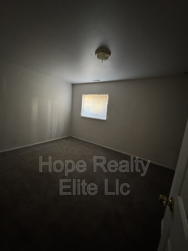 Building Photo - 2463 Astrozon Cir