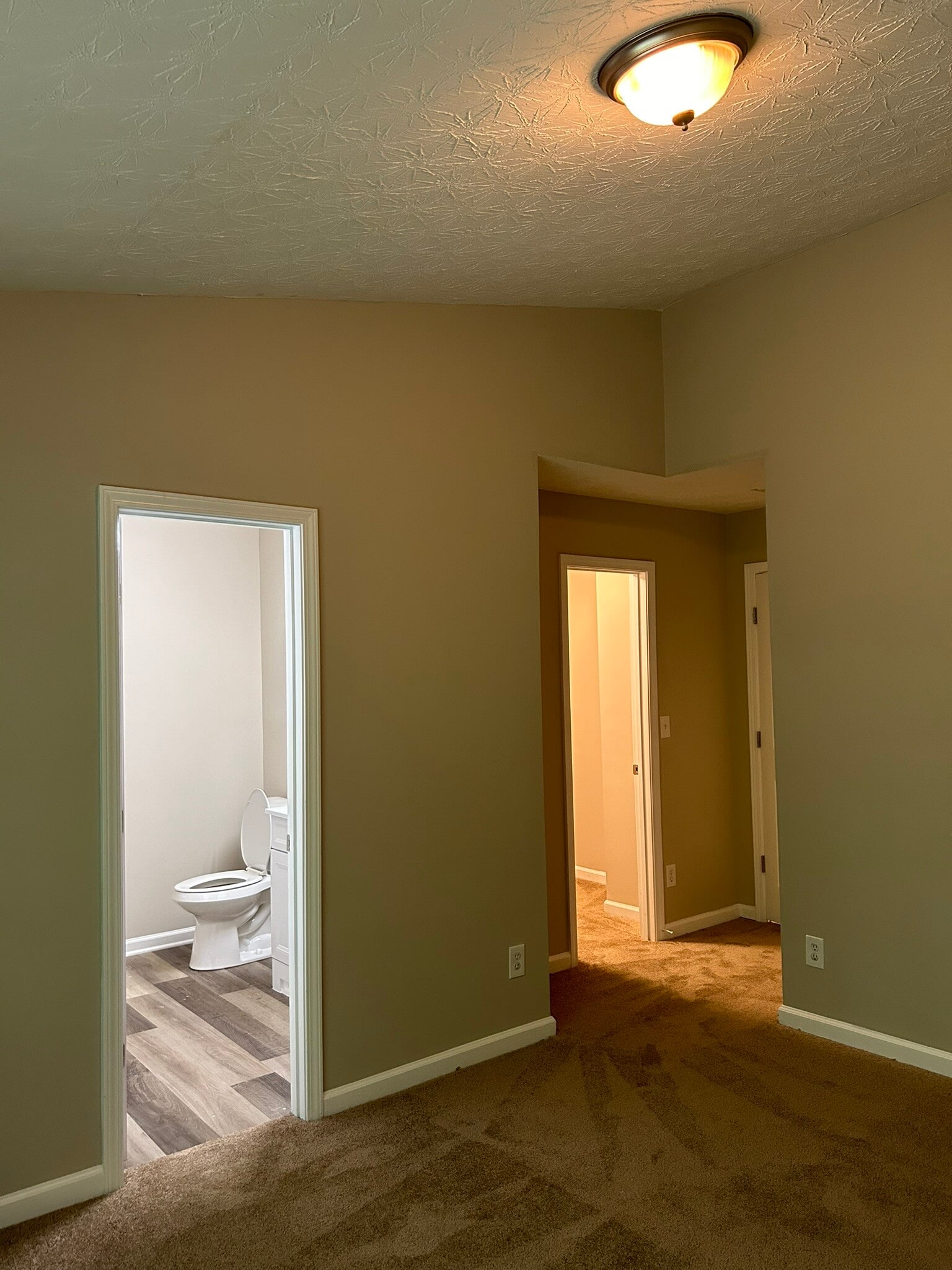 Building Photo - 2916 Vining Ridge Ter
