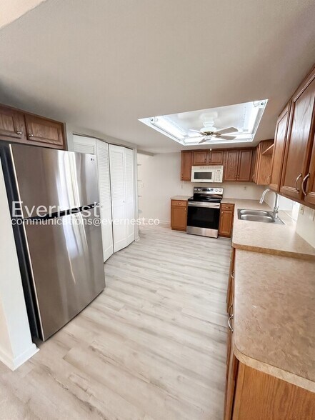 Building Photo - 7810 Cayuga Dr
