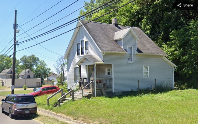 Building Photo - Charming 3-Bedroom Bungalow | Cozy, Affordable & Convenient Living