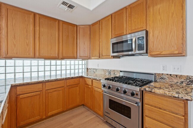 Building Photo - 78191 Sombrero Ct