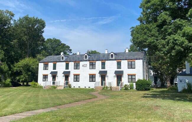 Building Photo - 205 Duncan St