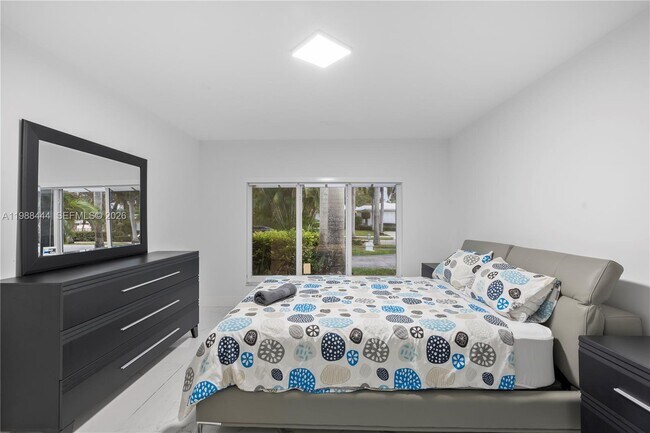 Building Photo - 1247 Jackson St