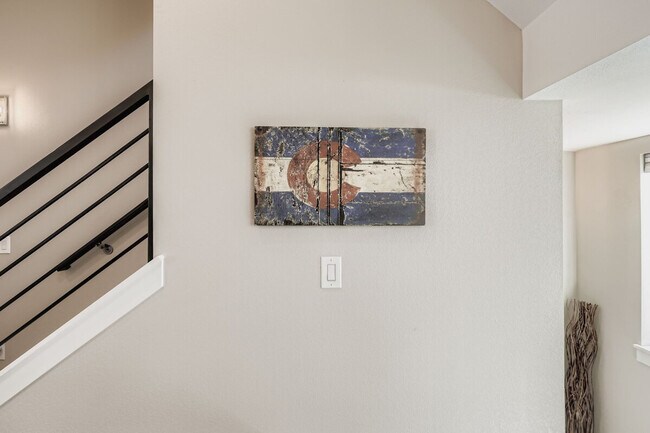 Building Photo - 5372 Allison St